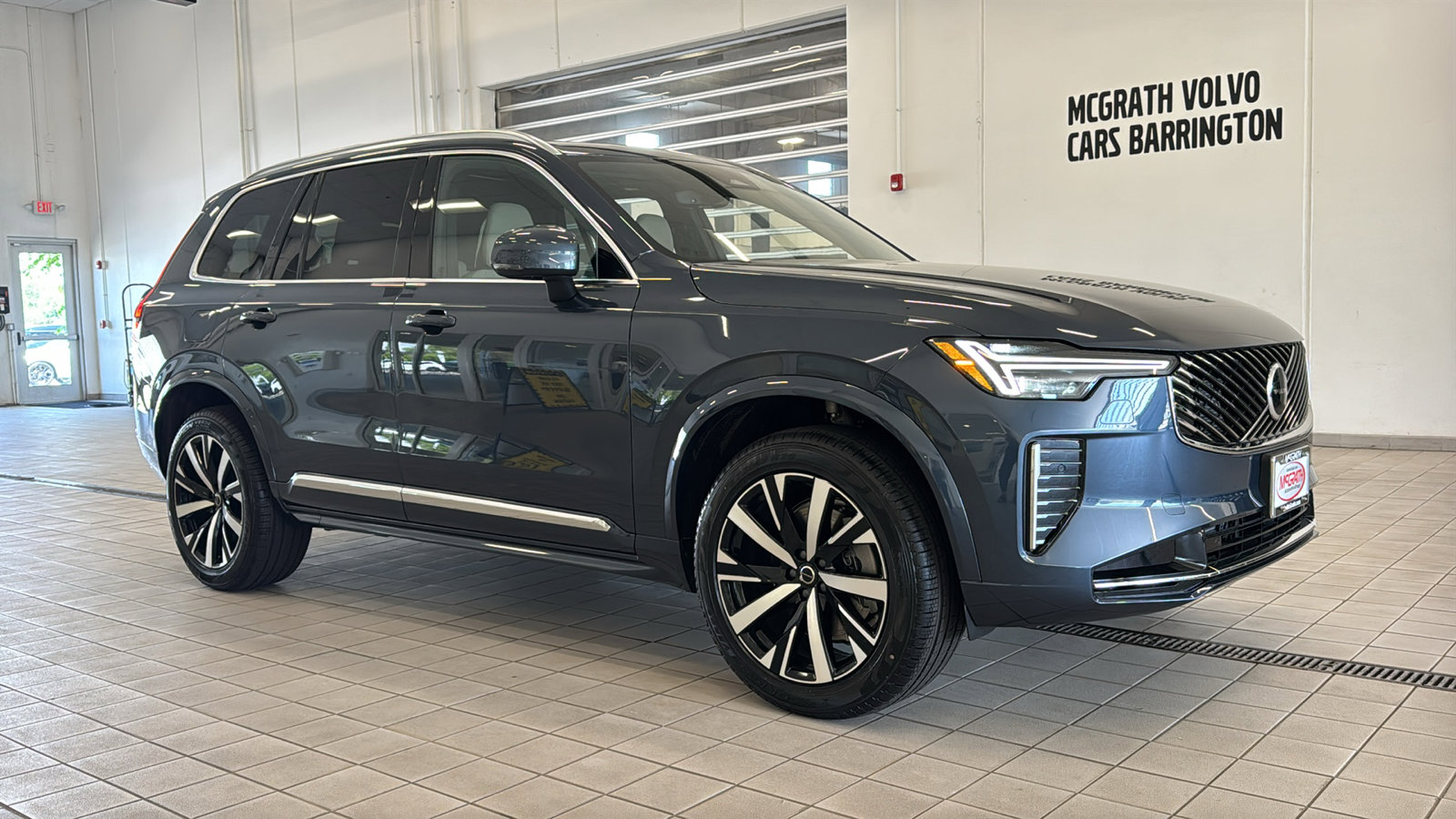 New 2026 Volvo XC90 B5 Core w/ Protection Package AWD/4WD image 3
