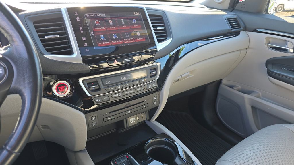 Used 2017 Honda Pilot Elite image 74
