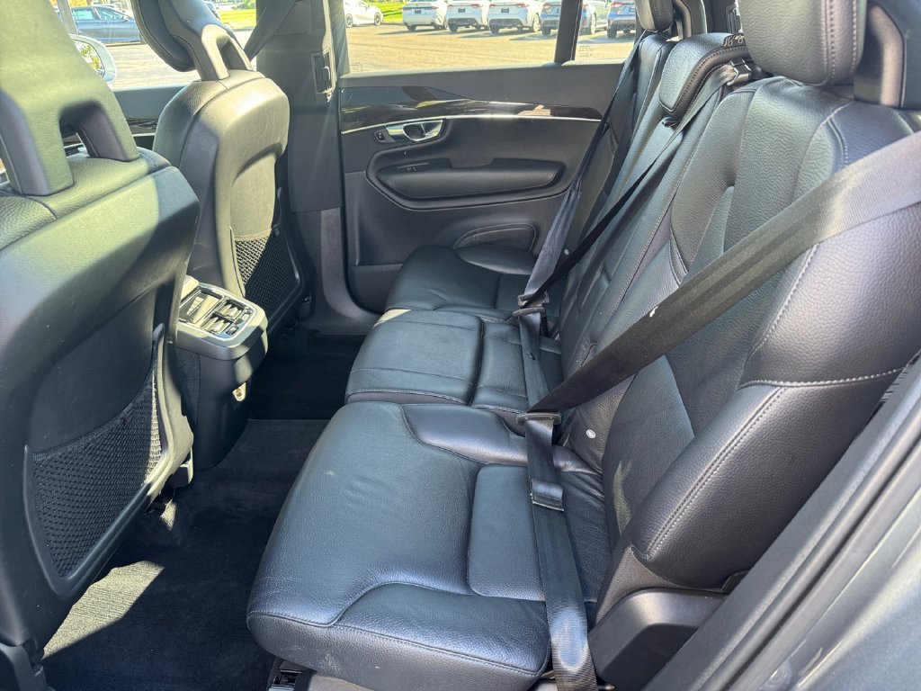 Used 2018 Volvo XC90 T6 Momentum w/ Convenience Package AWD/4WD image 18