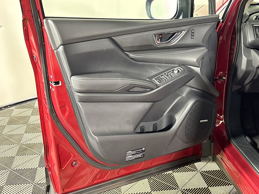 New 2025 Subaru Ascent Limited image 11