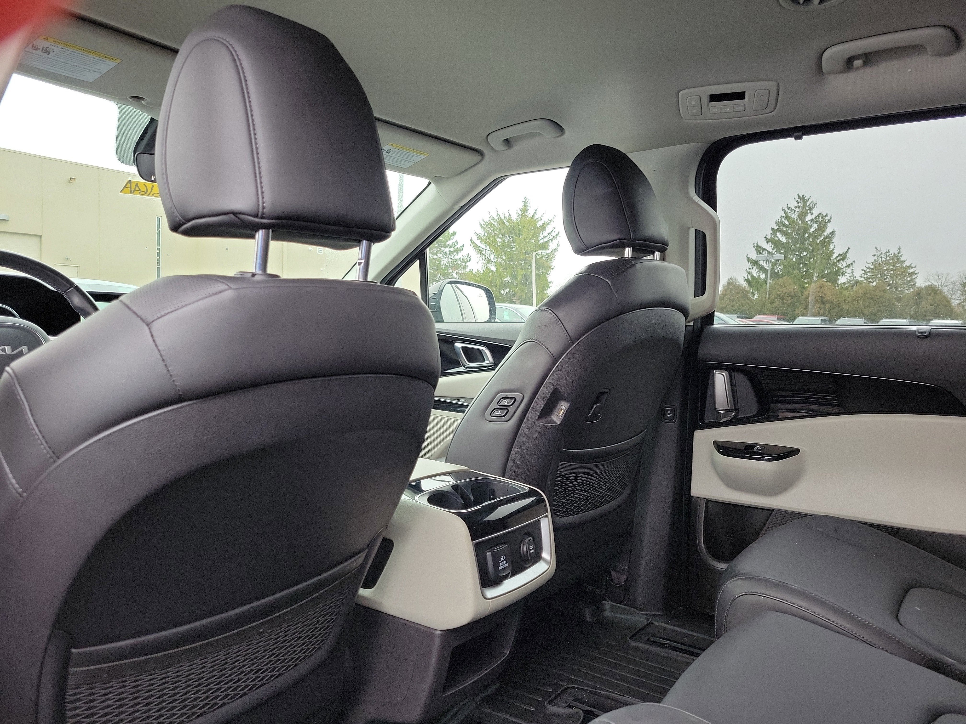 Used 2023 Kia Carnival SX image 13