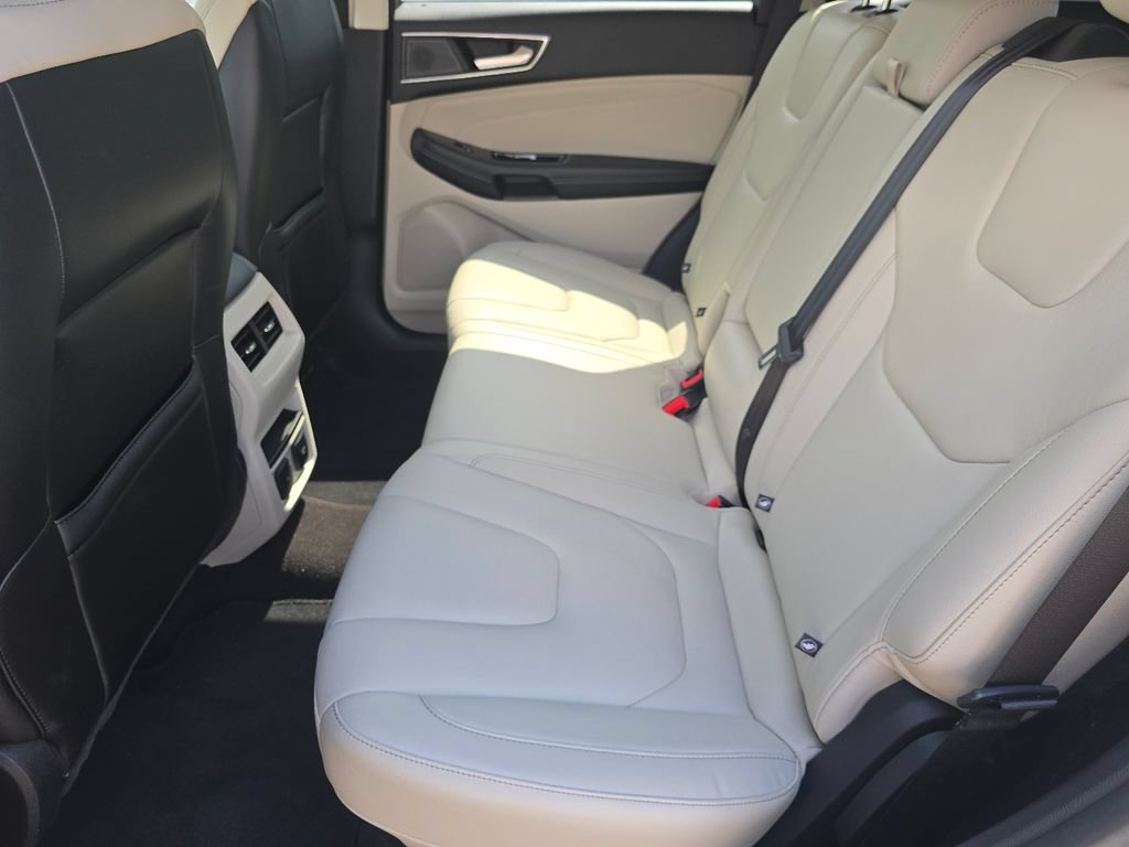 Used 2020 Ford Edge Titanium FWD image 20