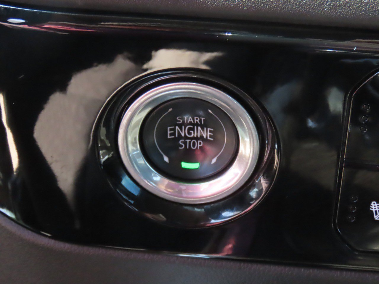 Used 2024 Chevrolet Silverado 1500 LT RWD image 27