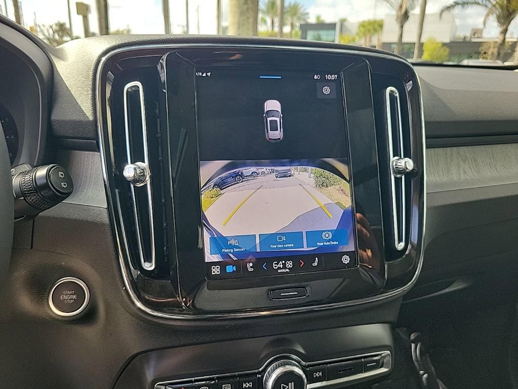 Used 2025 Volvo XC40 B5 Core image 23