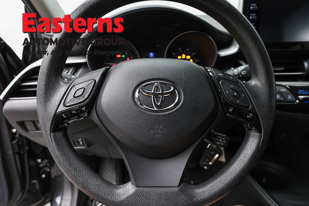Used 2022 Toyota C-HR Limited FWD image 10