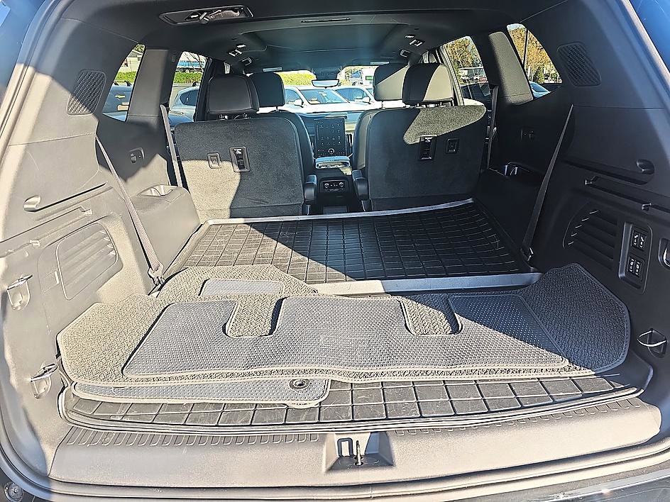 Used 2025 GMC Acadia Denali w/ Super Cruise Package image 30