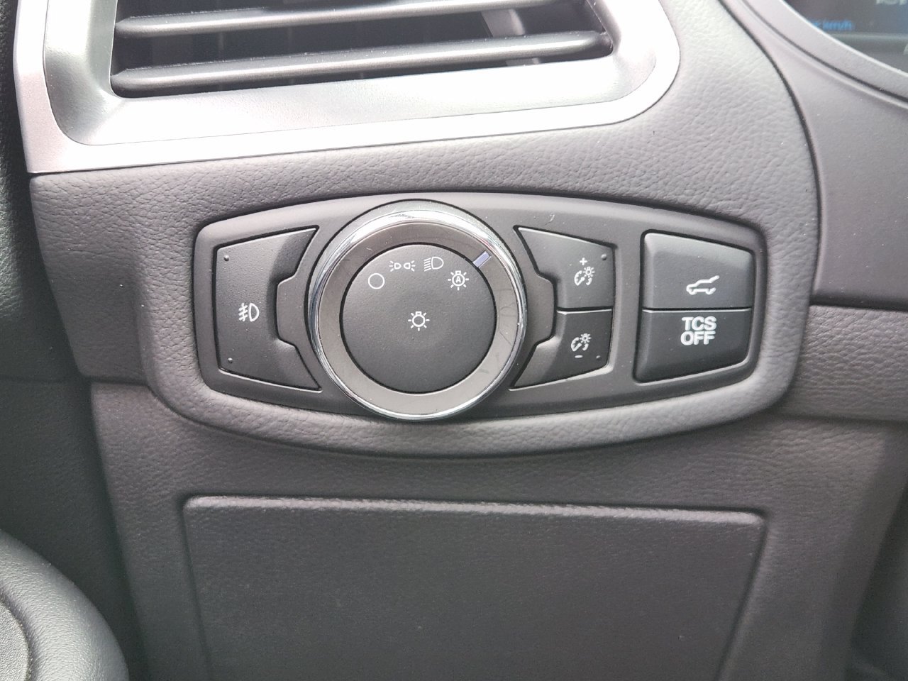 Used 2024 Ford Edge ST-Line AWD/4WD image 19