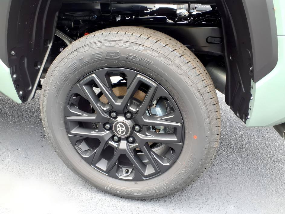 New 2026 Toyota Tundra Limited AWD/4WD image 5