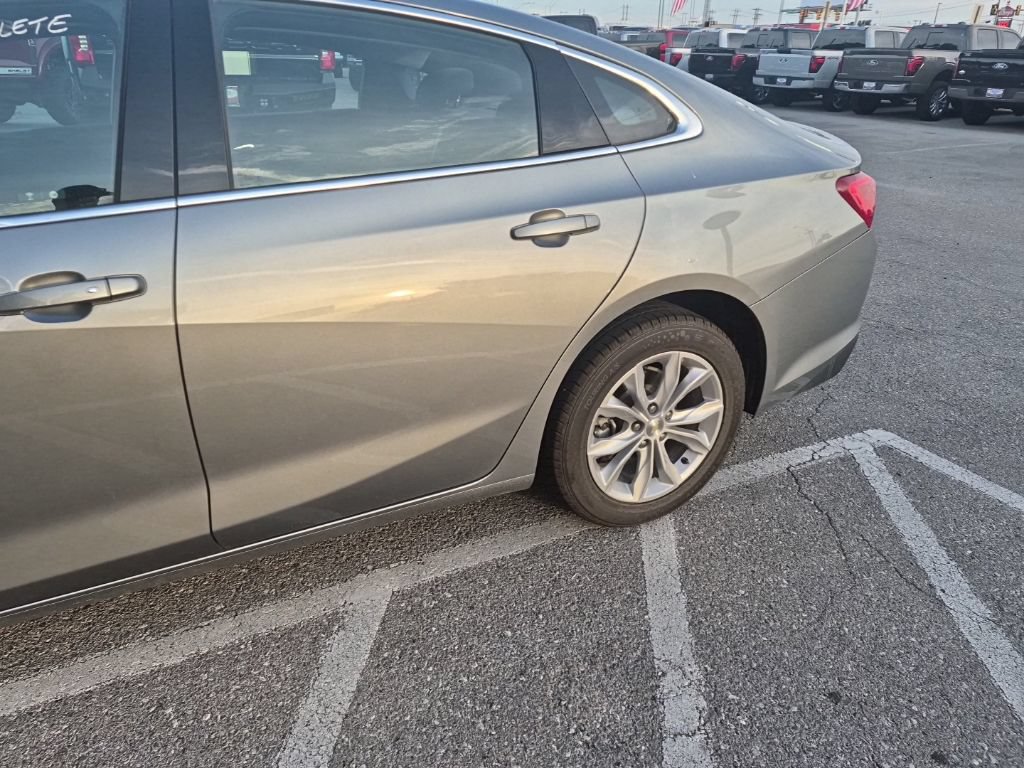 Used 2025 Chevrolet Malibu LT FWD image 5
