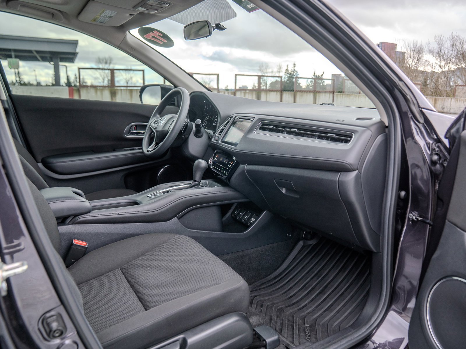 Used 2017 Honda HR-V EX image 29