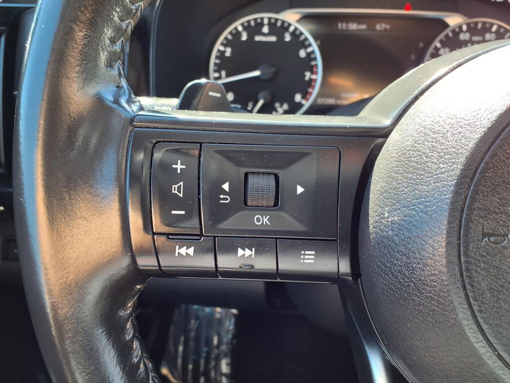 Used 2024 Nissan Pathfinder SV image 13