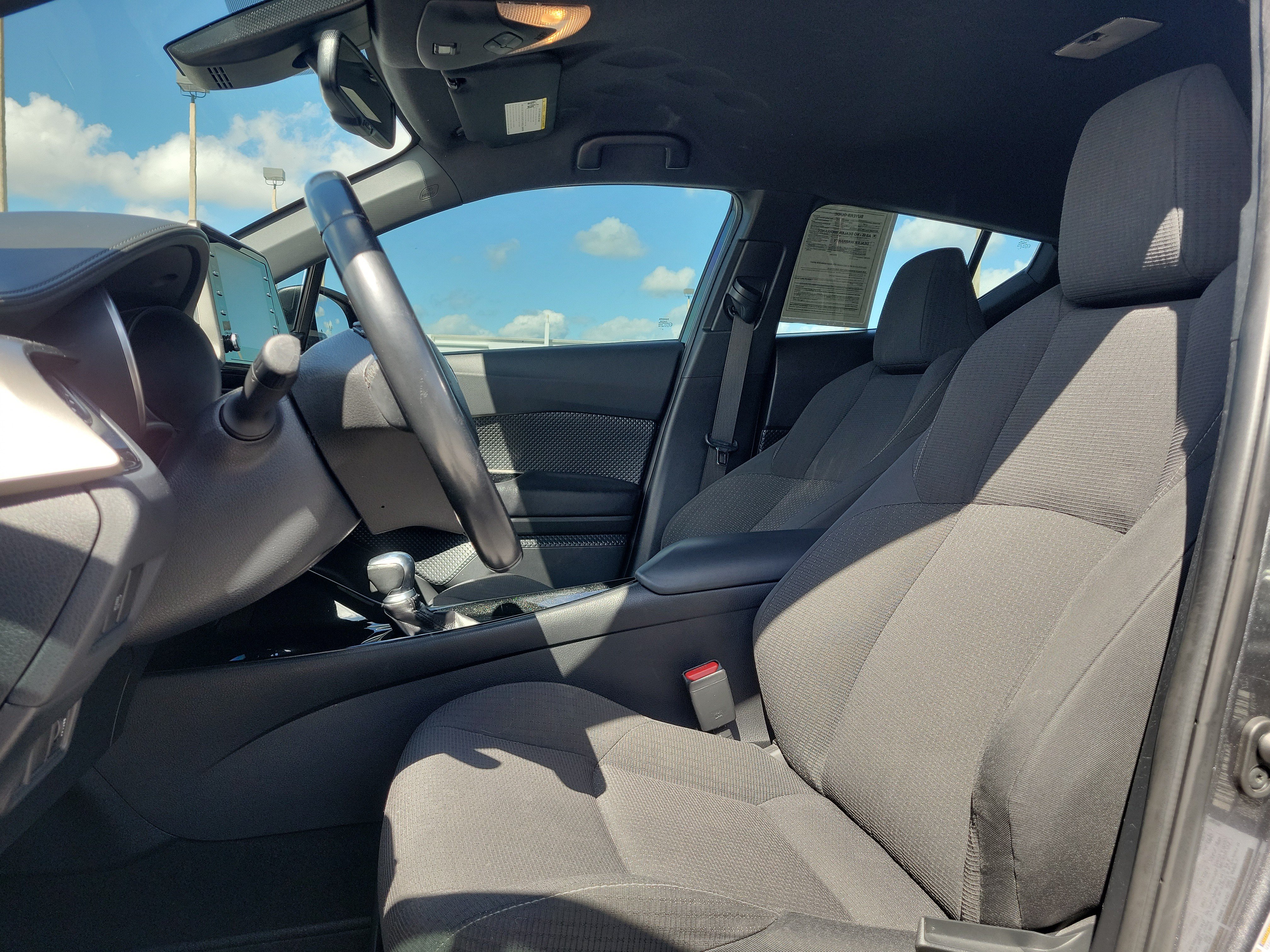 Used 2019 Toyota C-HR XLE FWD image 14