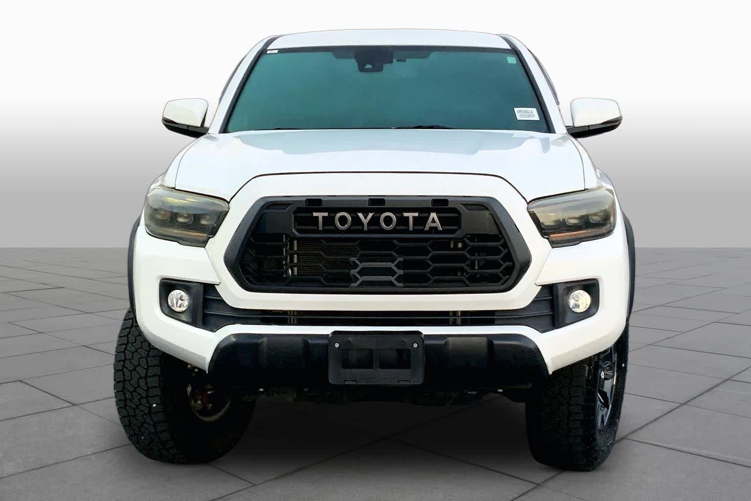 Used 2019 Toyota Tacoma TRD Off-Road w/ Technology Package AWD/4WD image 4