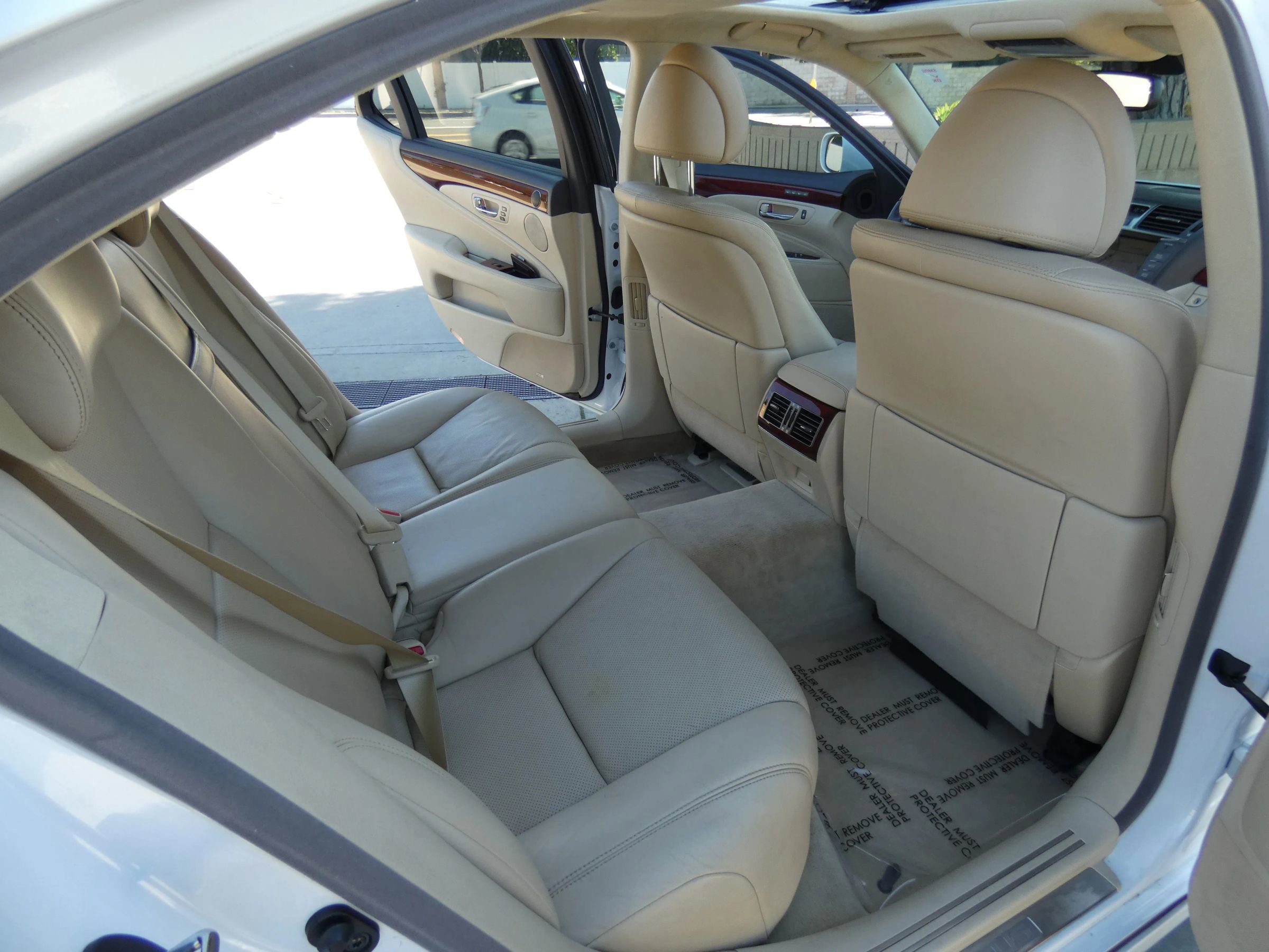Used 2010 Lexus LS 460 L image 21