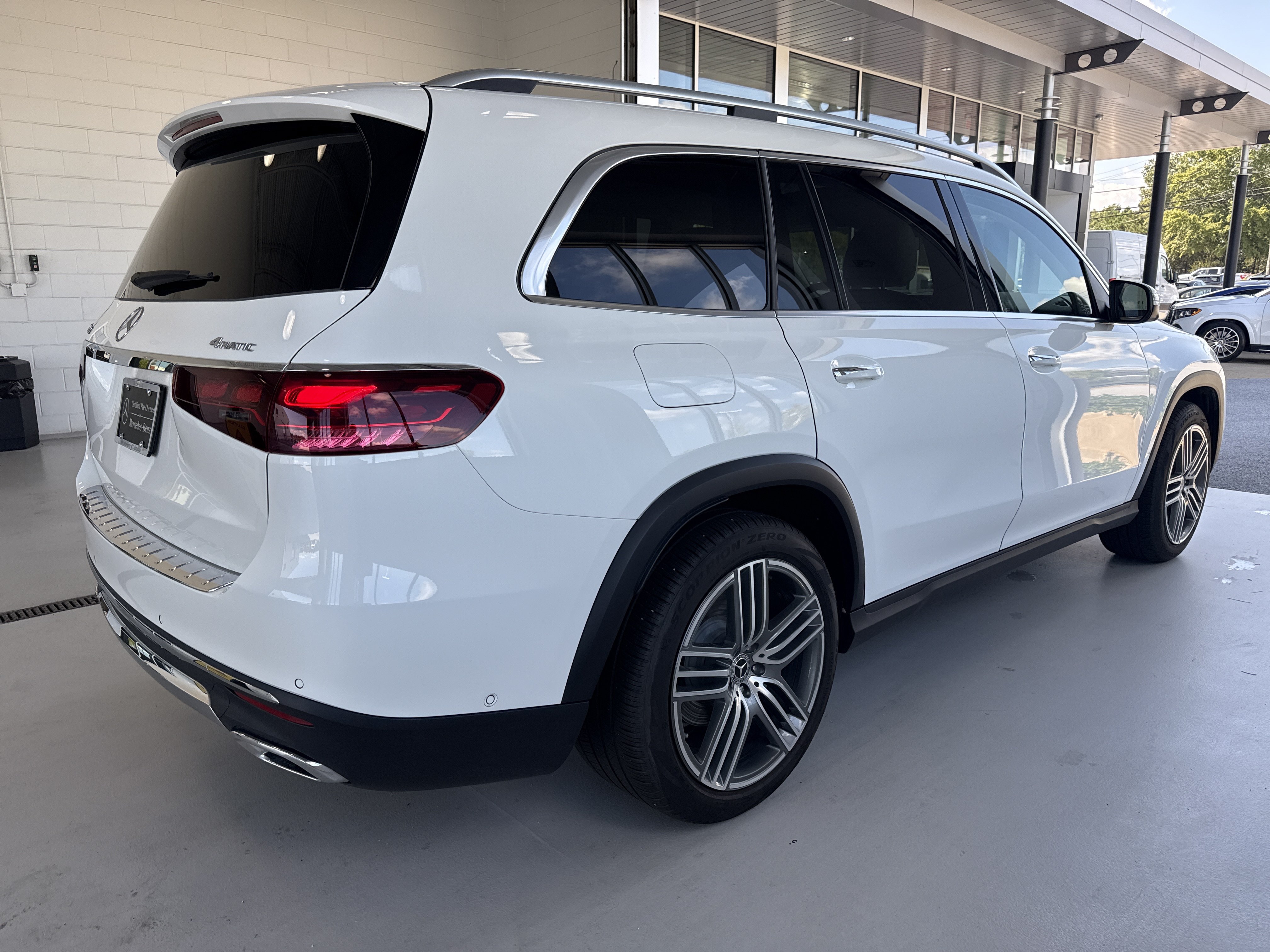Certified 2025 Mercedes-Benz GLS 450 4MATIC image 15