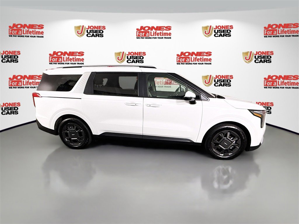 Used 2026 Kia Carnival EX image 18