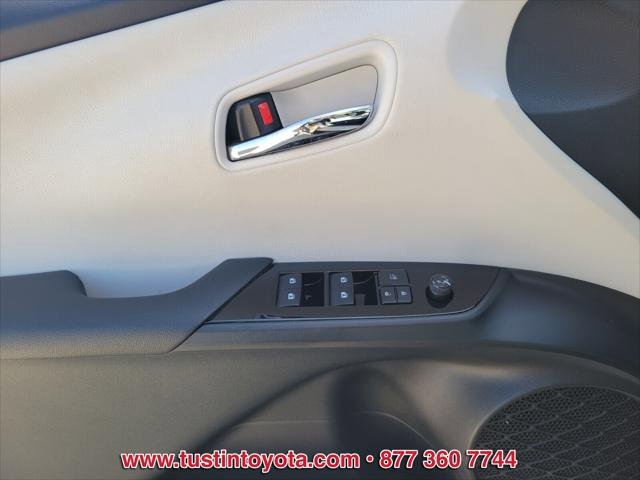 Certified 2017 Toyota Prius Prime Premium FWD image 17