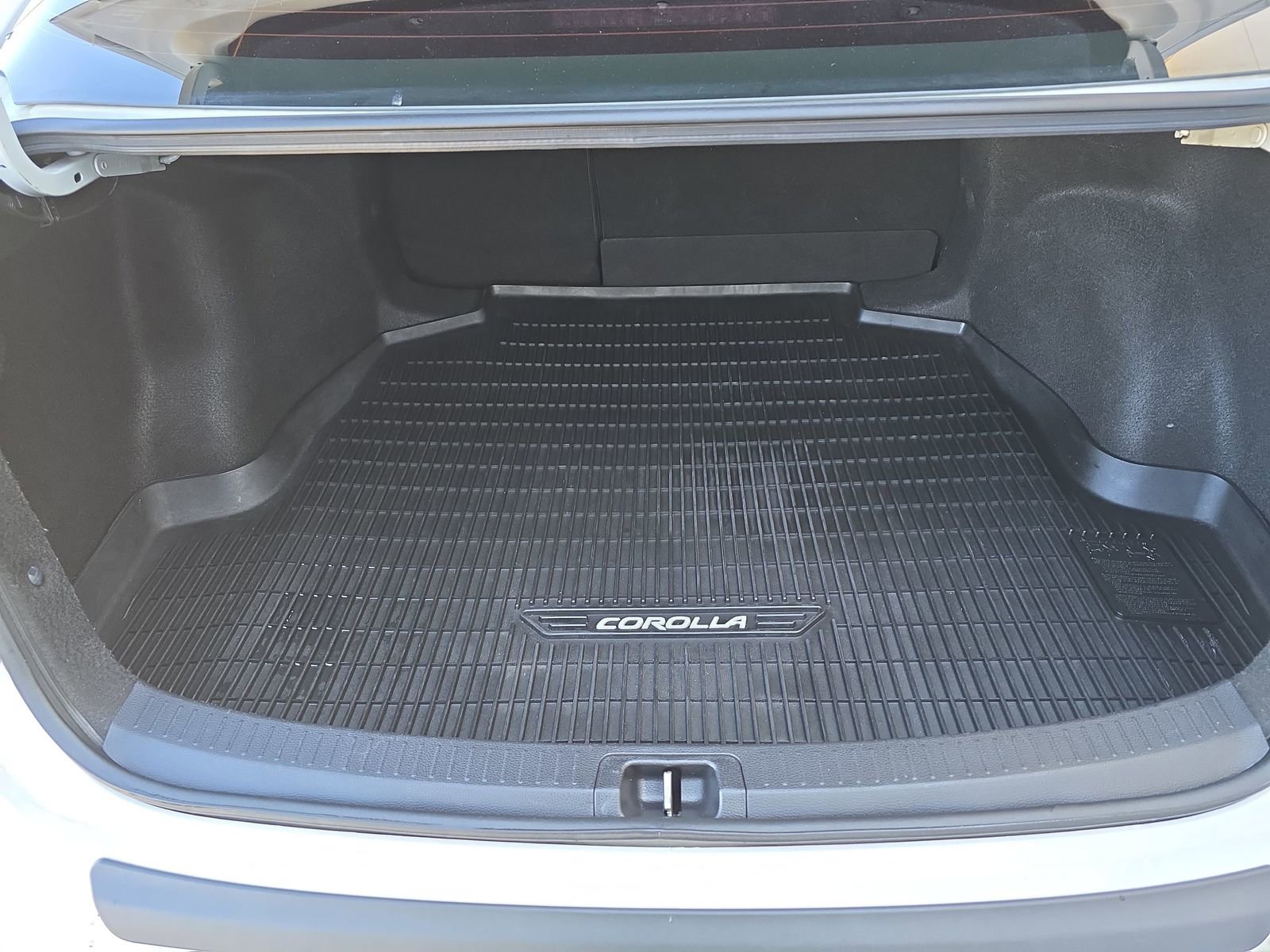 Used 2020 Toyota Corolla SE FWD image 14