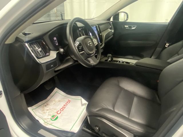 Used 2025 Volvo XC60 B5 Plus AWD/4WD image 10