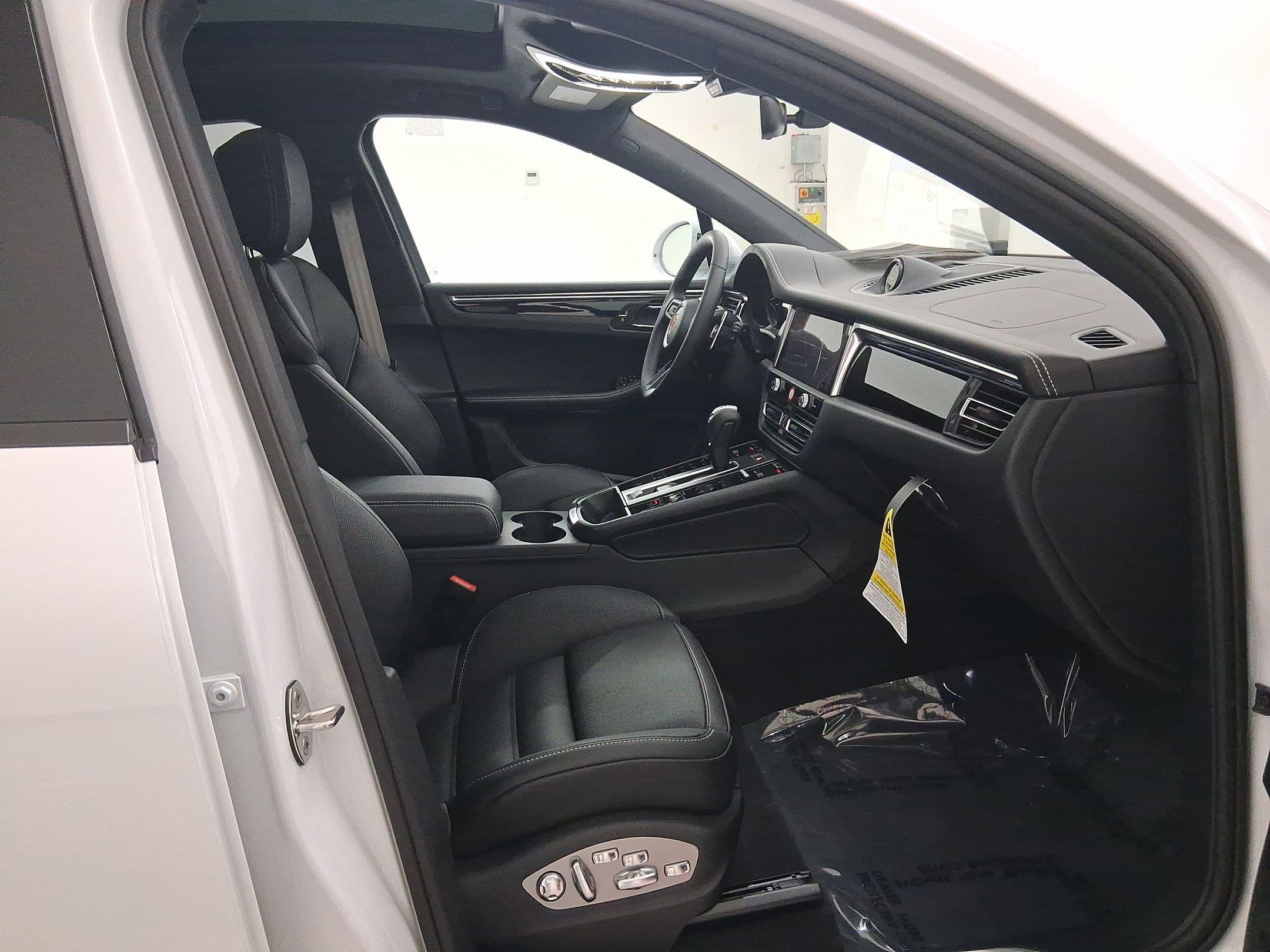 New 2026 Porsche Macan S image 36