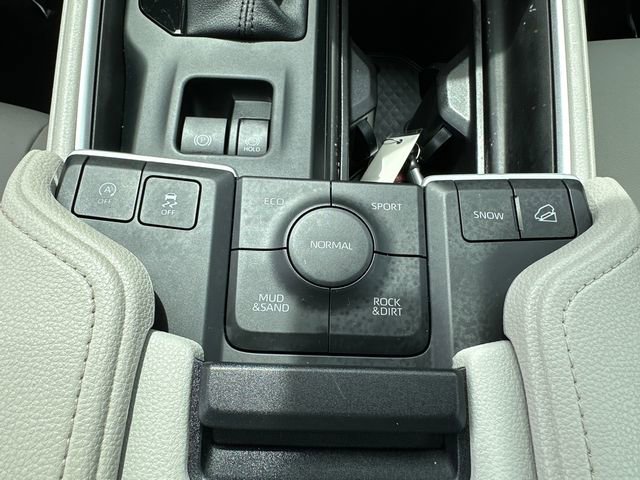 Used 2025 Toyota Grand Highlander AWD image 34