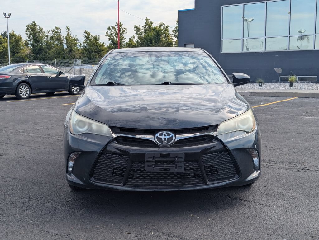 Used 2017 Toyota Camry SE w/ Moonroof Package FWD image 9