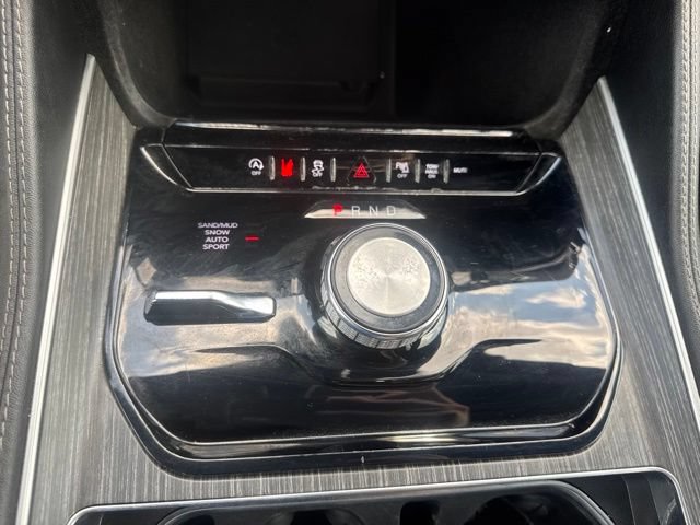 Used 2024 Jeep Wagoneer L Series II AWD/4WD image 25