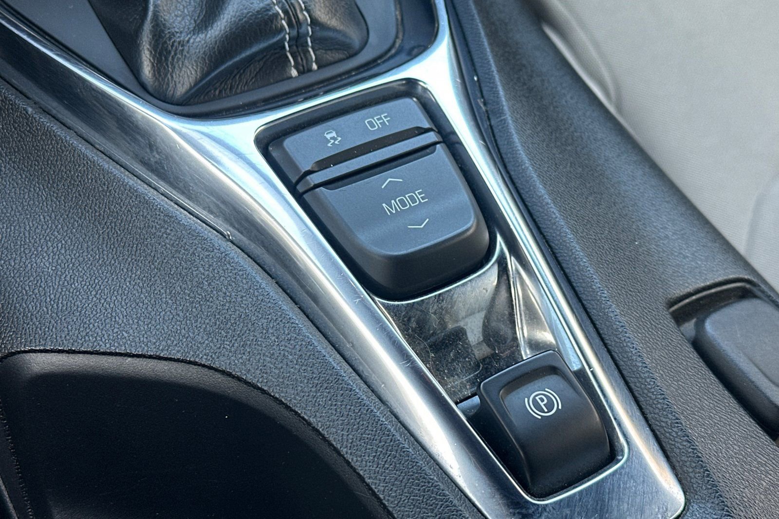 Used 2023 Chevrolet Camaro LT image 32