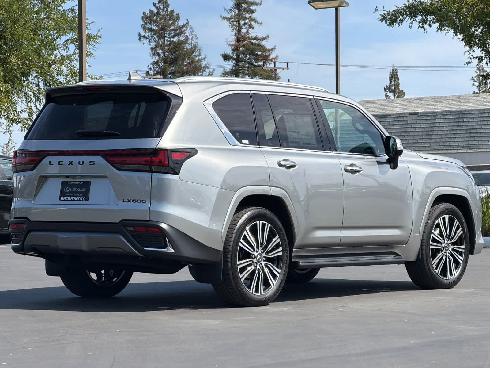 New 2026 Lexus LX 600 4WD w/ Luxury Package image 2