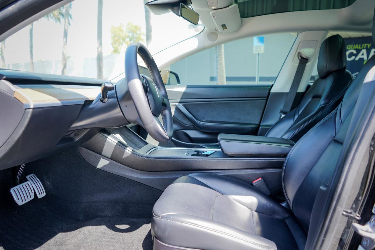 Used 2021 Tesla Model 3 Performance image 7