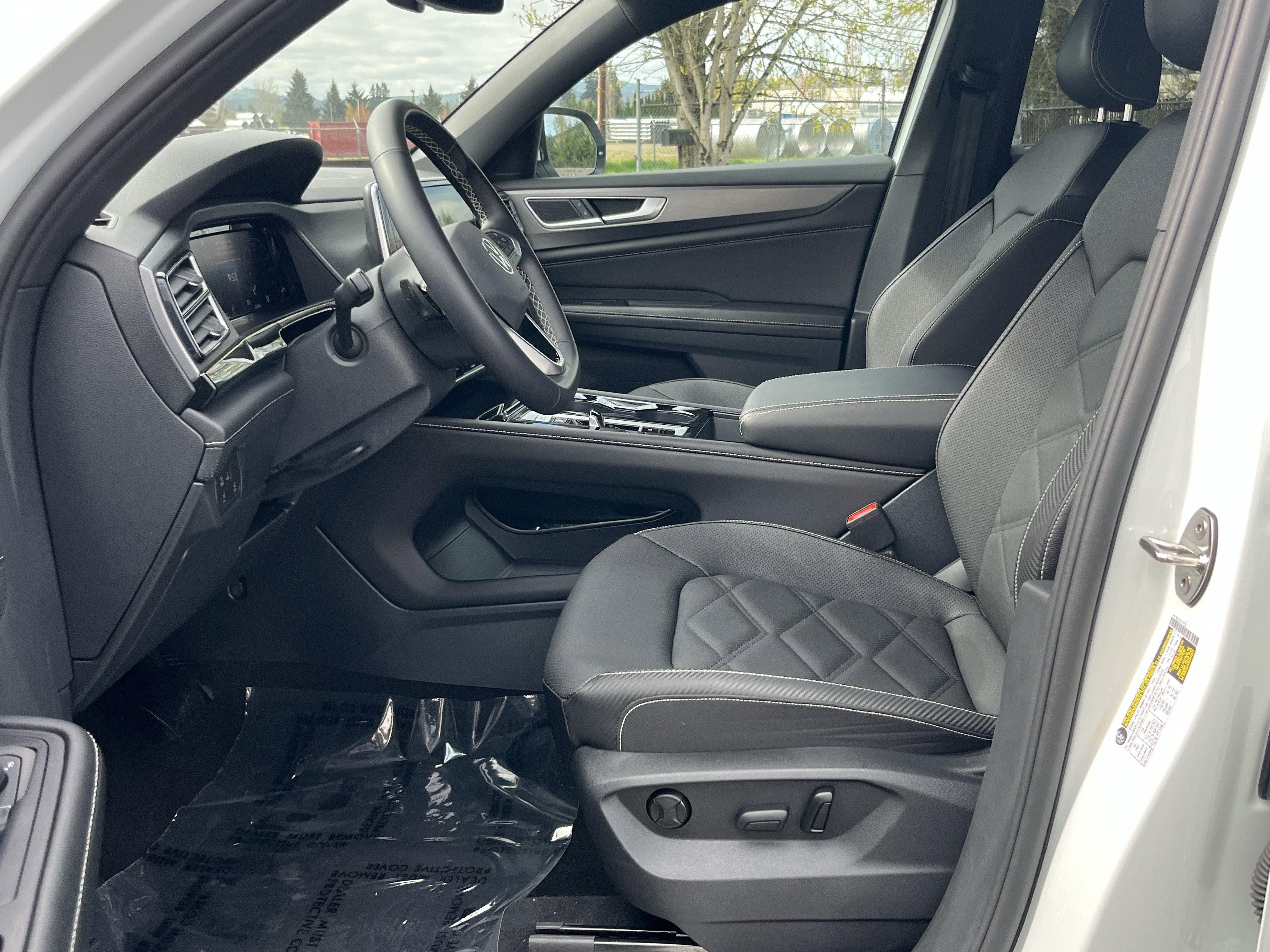 Used 2025 Volkswagen Atlas Cross Sport SE AWD/4WD image 10