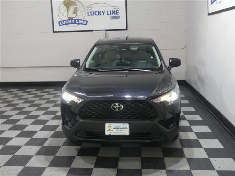 Used 2023 Toyota Corolla Cross L AWD/4WD image 3