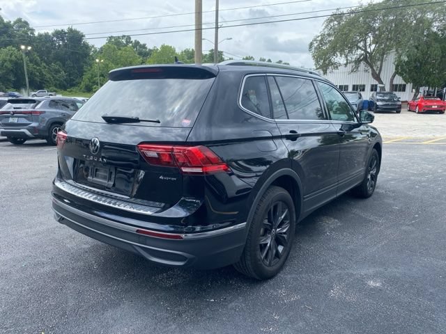 Used 2024 Volkswagen Tiguan SE w/ Panoramic Sunroof Package AWD/4WD image 6