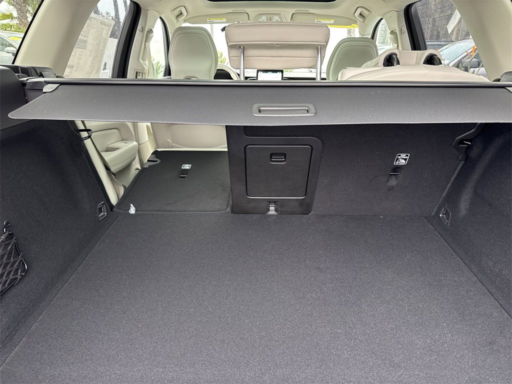 New 2026 Volvo XC60 T8 Ultra w/ Climate Package image 14
