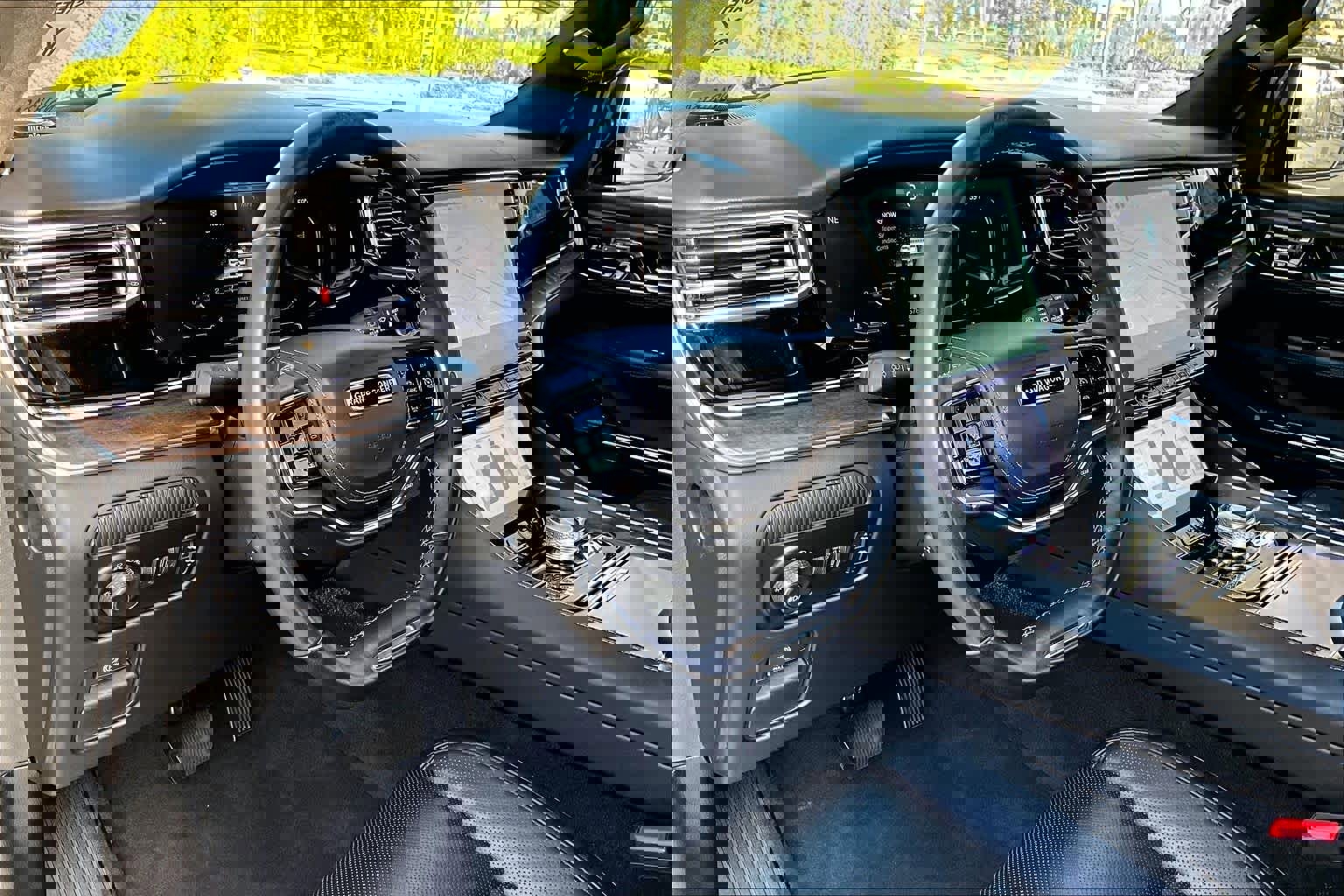 Used 2022 Jeep Grand Wagoneer Series II w/ Premium Group II image 15