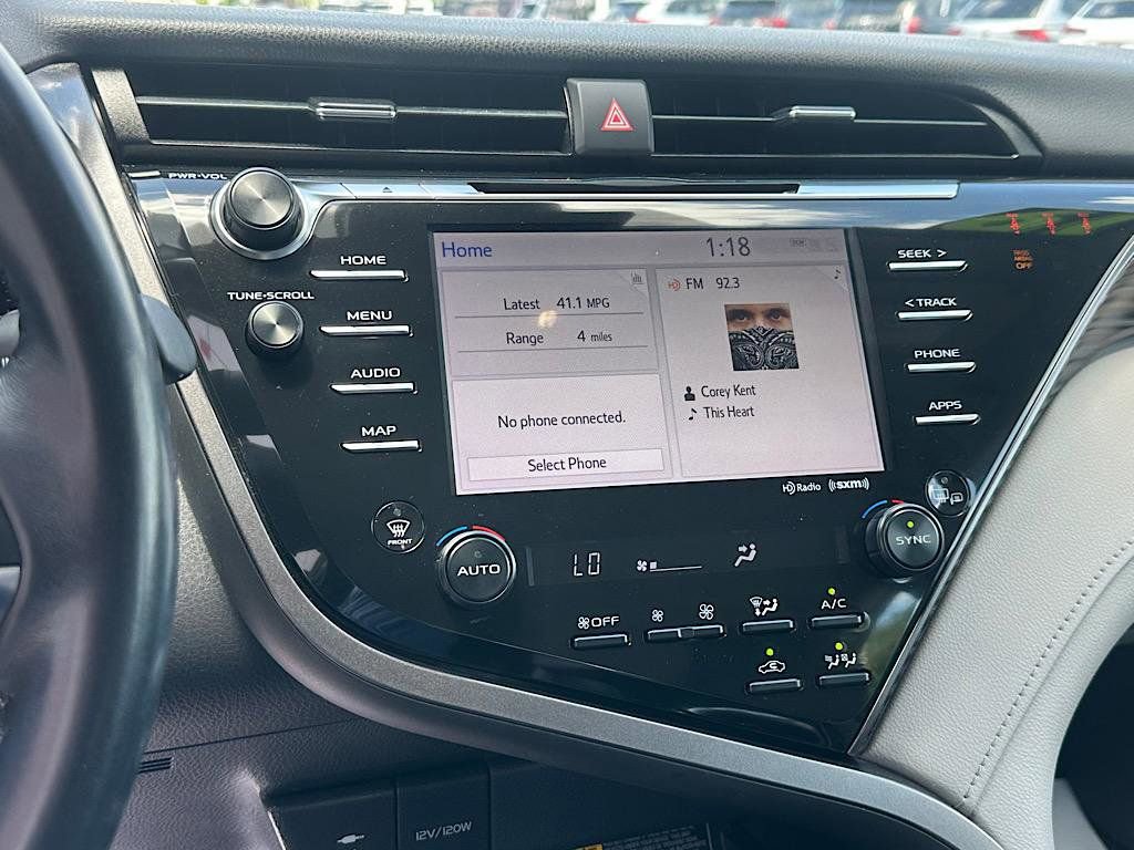 Certified 2019 Toyota Camry XLE FWD image 26