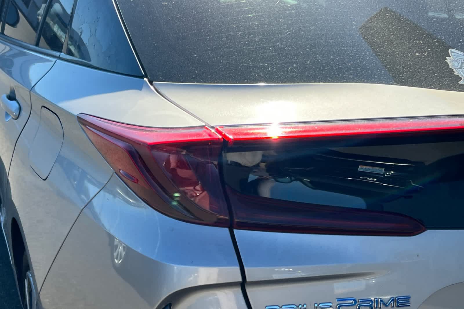 Used 2017 Toyota Prius Prime Advanced w/ Carpet Mat Package FWD image 20