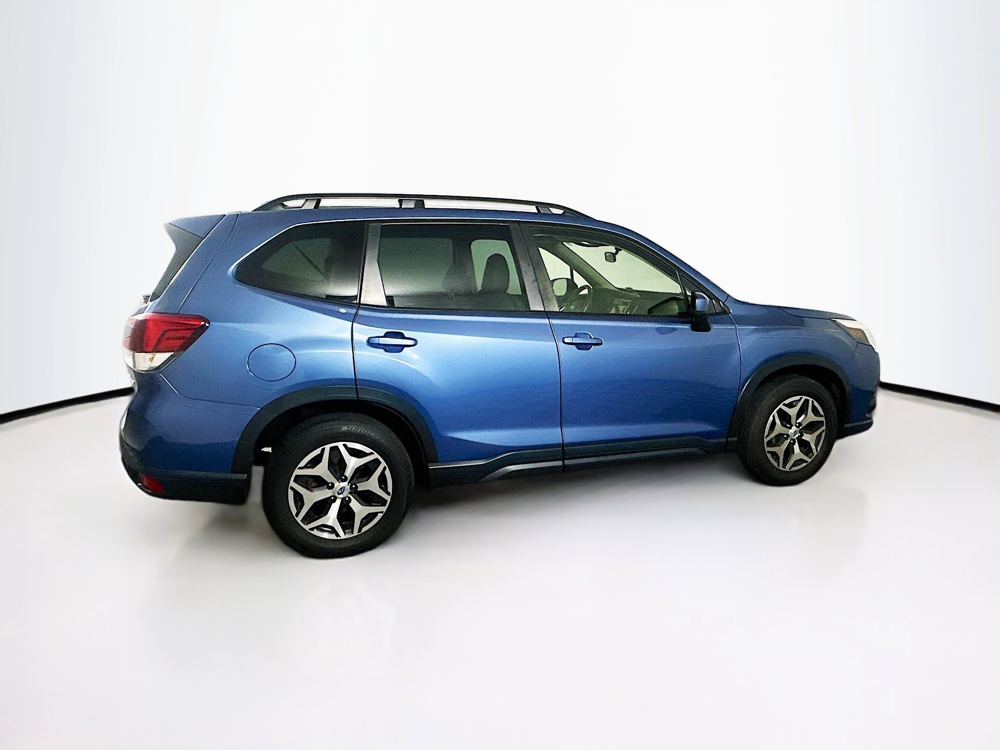 Used 2022 Subaru Forester Premium AWD/4WD image 10