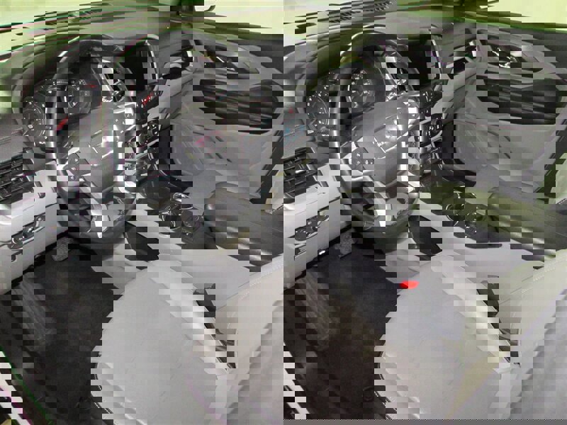 Used 2023 GMC Terrain SLT image 17