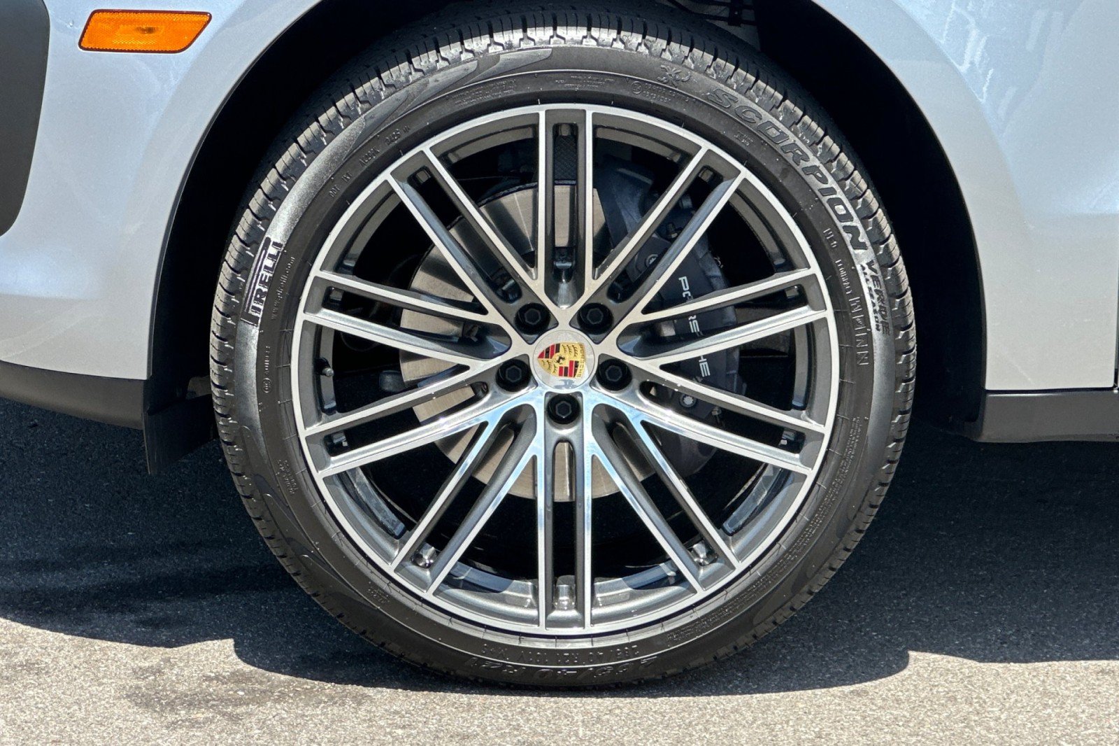 Used 2026 Porsche Macan AWD/4WD image 27