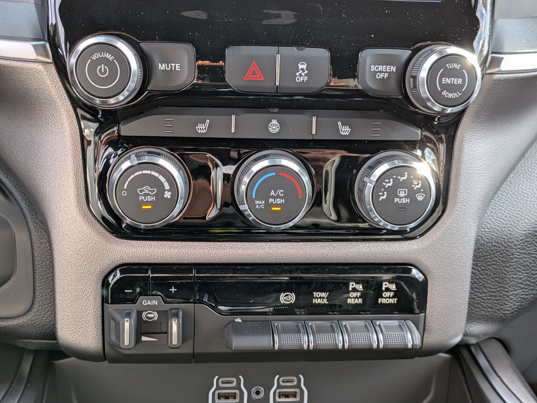 New 2026 RAM 2500 Big Horn AWD/4WD image 20
