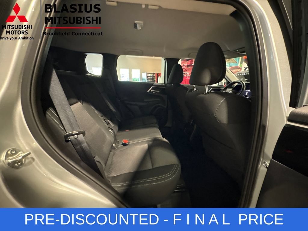 Used 2025 Mitsubishi Outlander ES AWD/4WD image 41