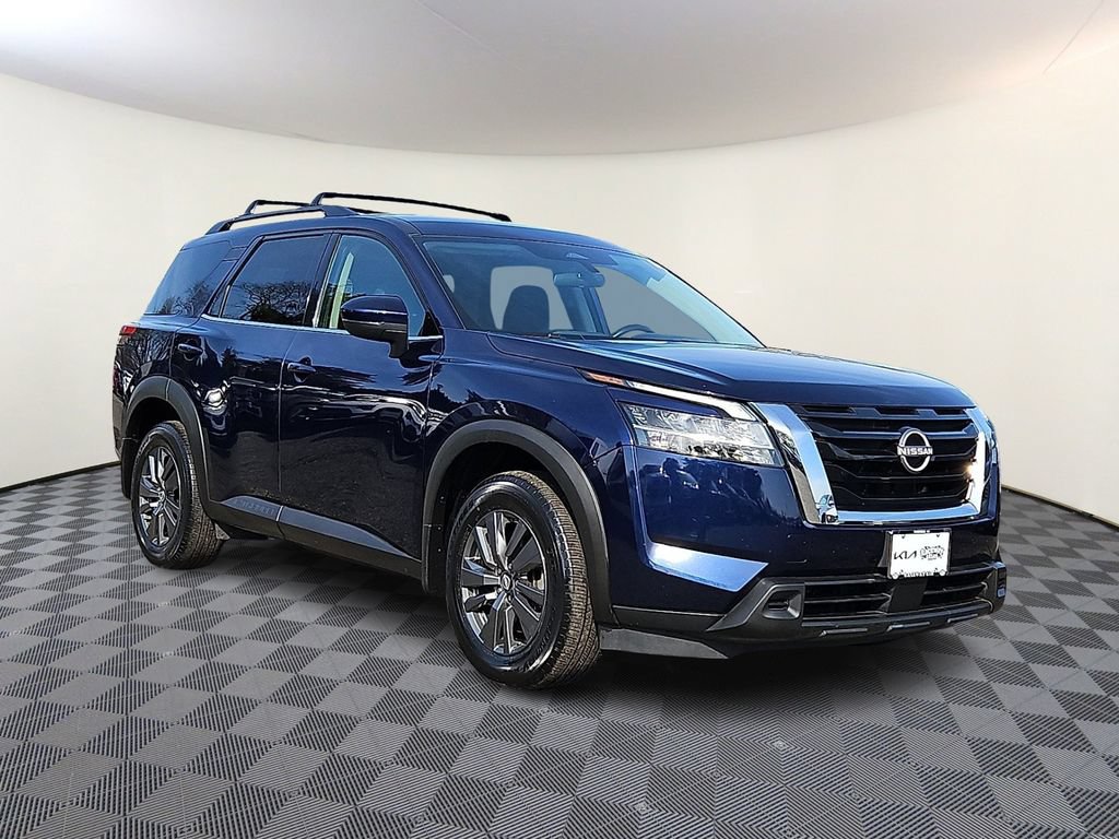 Used 2022 Nissan Pathfinder SV AWD/4WD image 1