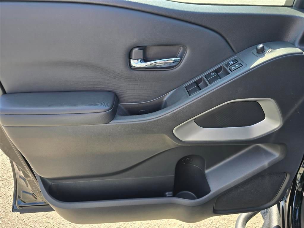 Used 2022 Nissan Frontier SV image 9