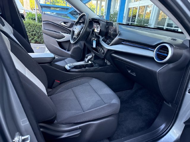 Certified 2026 Chevrolet Trax LS FWD image 32