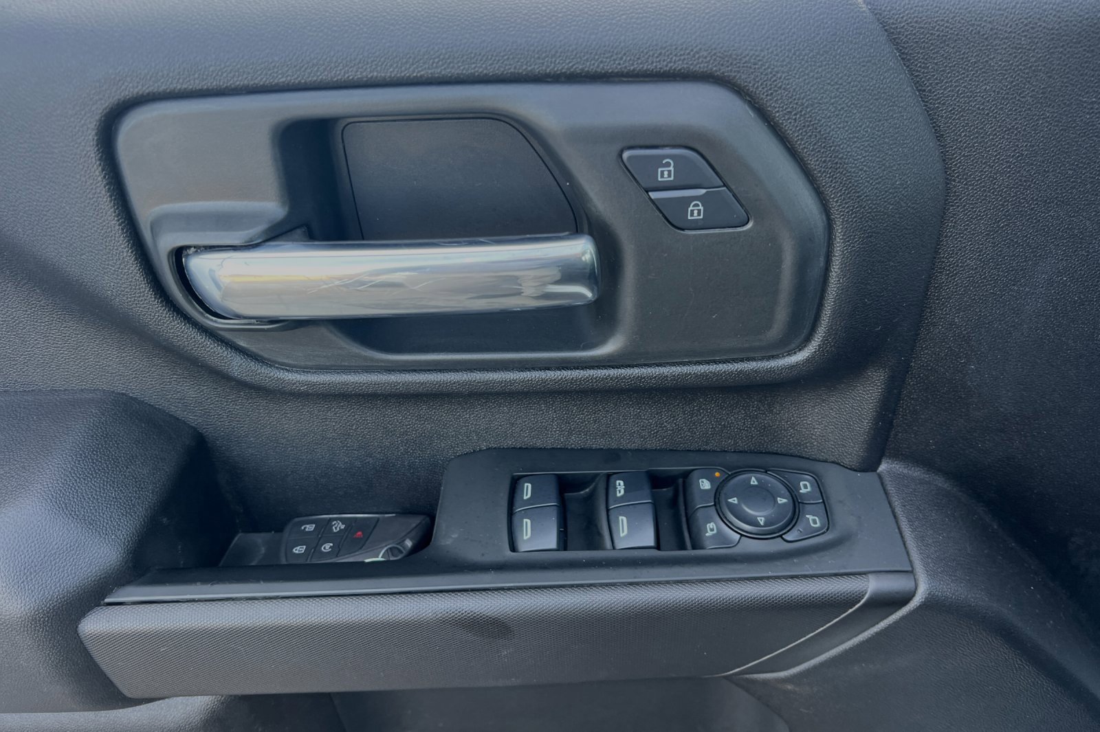 Used 2024 Chevrolet Silverado 2500 Custom w/ Custom Value Package image 11