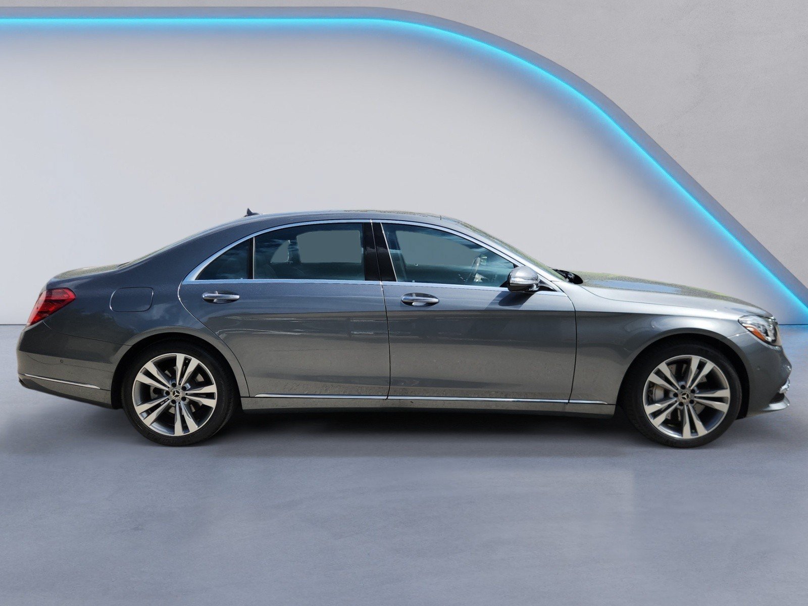 Used 2018 Mercedes-Benz S 560 4MATIC Sedan image 3