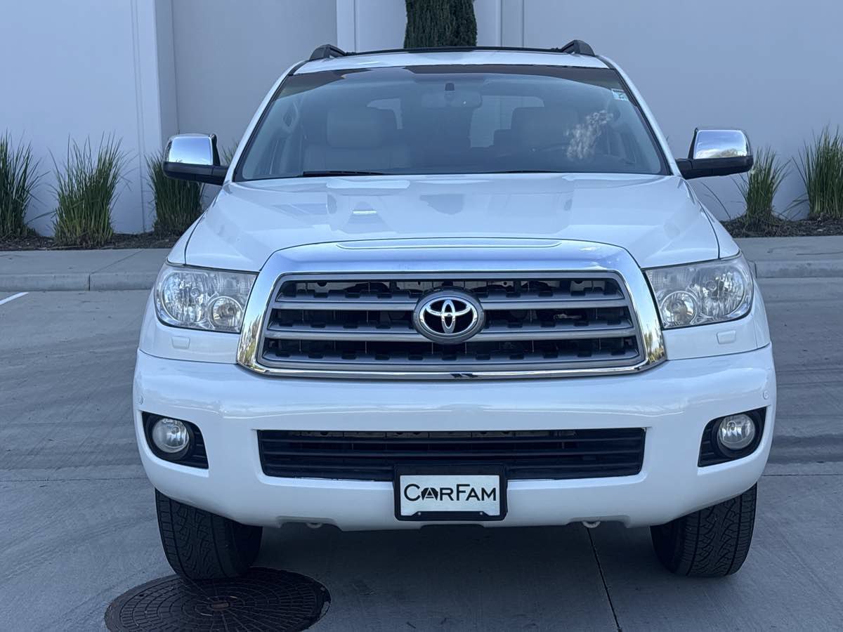 Used 2015 Toyota Sequoia Platinum RWD image 8