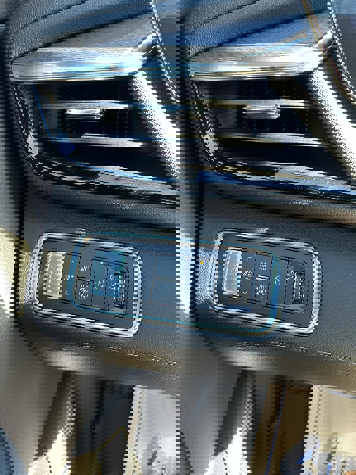 New 2025 Buick Enclave Sport Touring w/ Super Cruise Package image 20