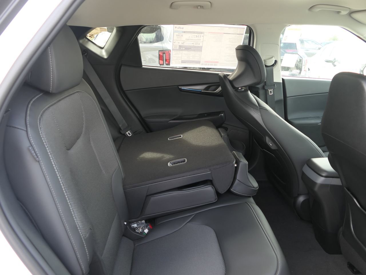 New 2025 Kia EV6 Light w/ Light LR Technology Package image 22